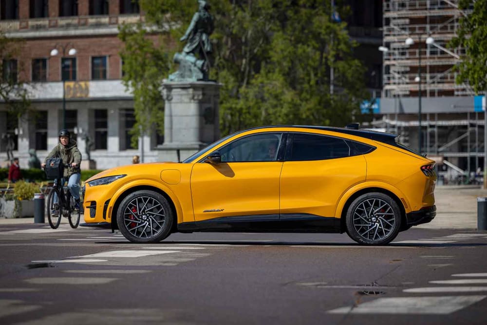 Gul Ford Mustang Mach-E GT
